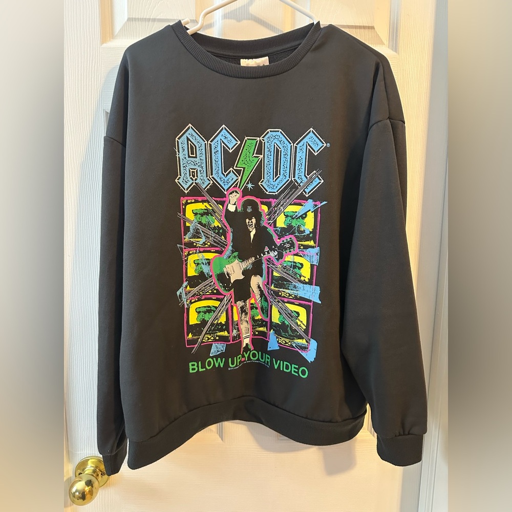 ❤️AC/DC Graphic Sweatshirt Size Large